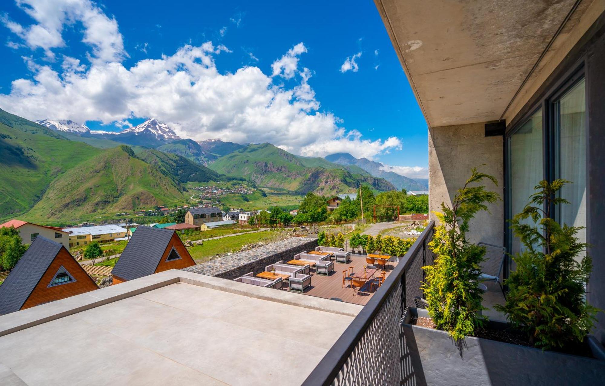 Step Inn - Kazbegi Экстерьер фото